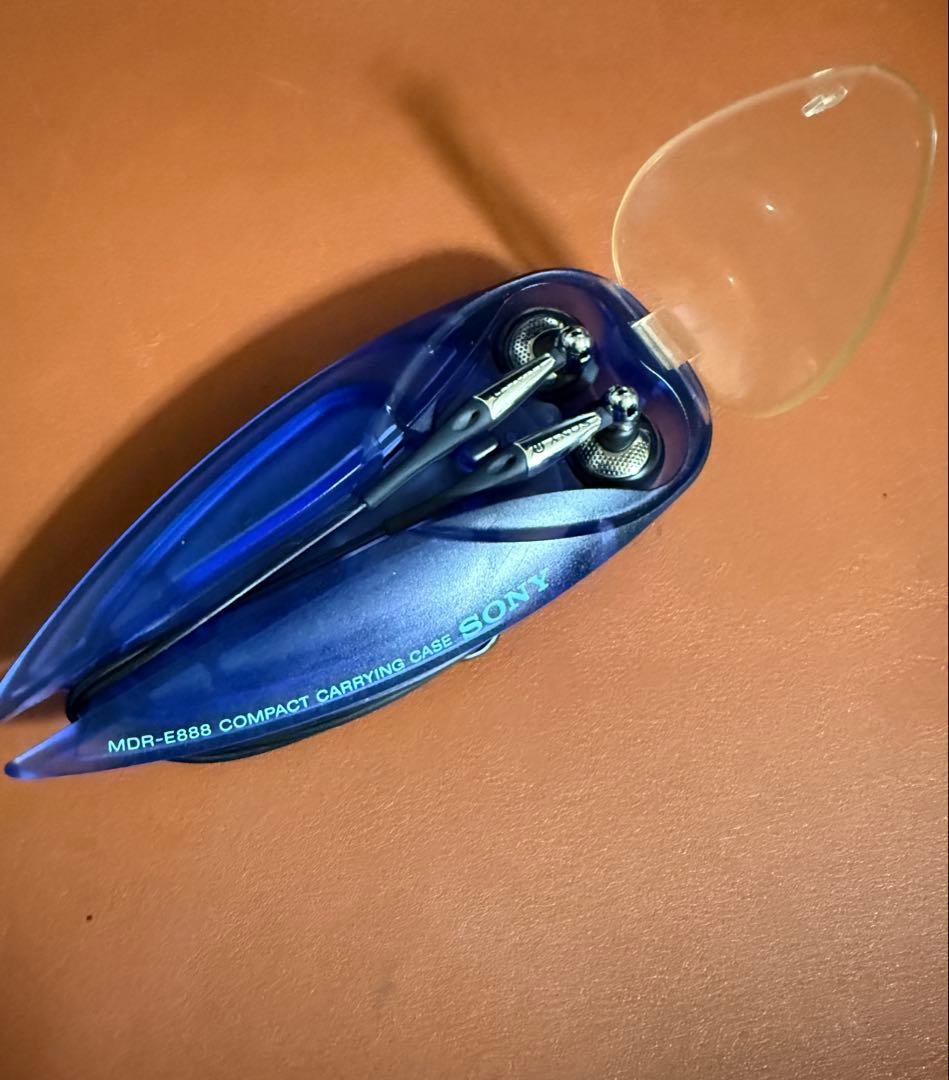 SONY MDR-E888 有線イヤホン キャリングケース付き