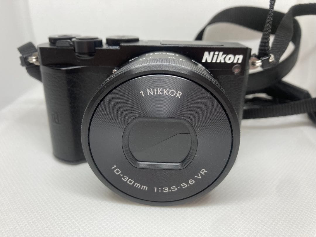 ☆お盆値下げ【美品/人気カラー】NIKON 1 J5 ダブルレンズキット