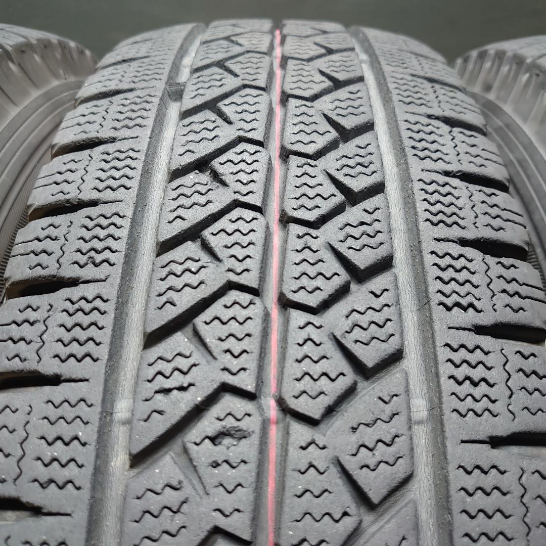 トヨタ純正 195/80Ｒ15 107/105L LT 200系 ハイエース 冬