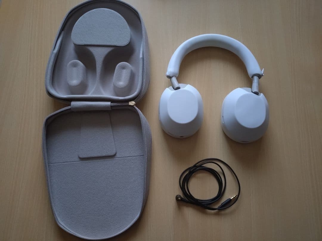 【ワイヤレスヘッドホン】 WH-1000XM5【SONY】