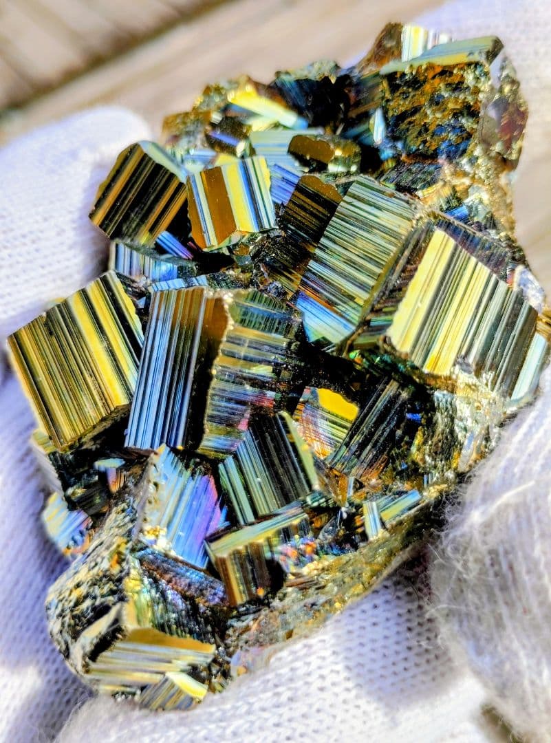 k*o様 カラーキュービックパイライト　クラスター ☆台座付☆　黄鉄鉱　インドネ