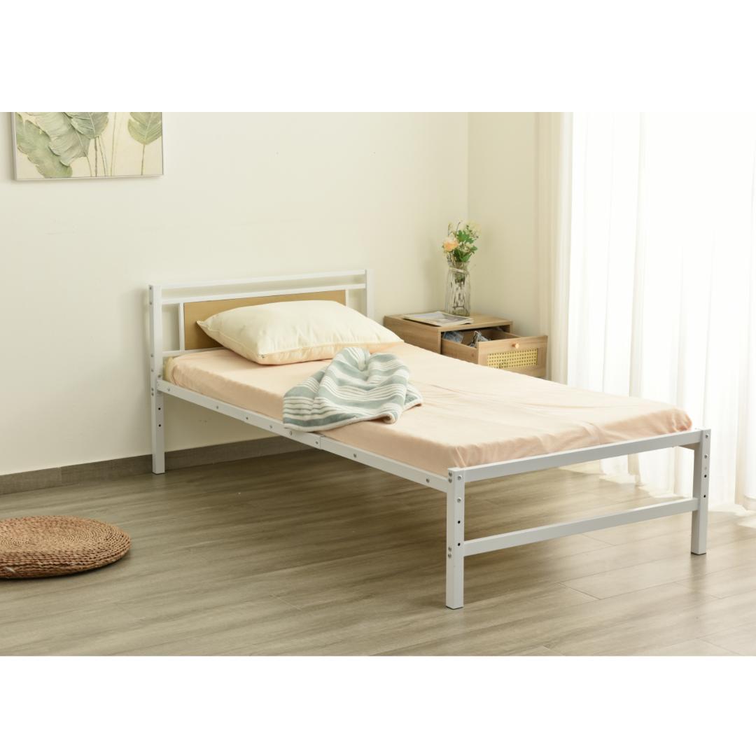 タイムセール！パイプベッド【TYPEA・一段】　高さは三段調節可能　WHITE