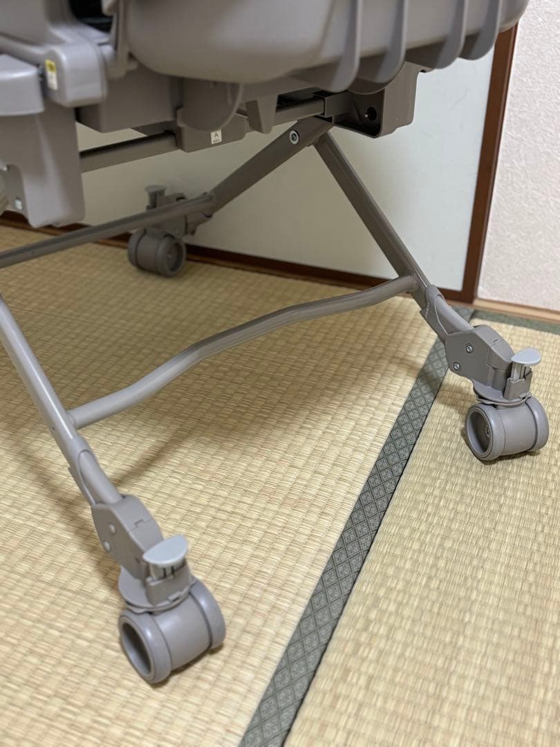 【美品】Aprica ユラリズムオートプレミアム ピスタチオ