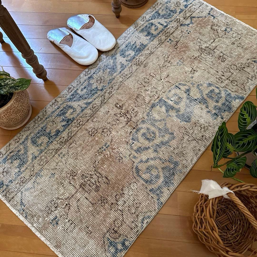 57×106 淡いミルクティー　神秘的ブルー　トルコヴィンテージラグ