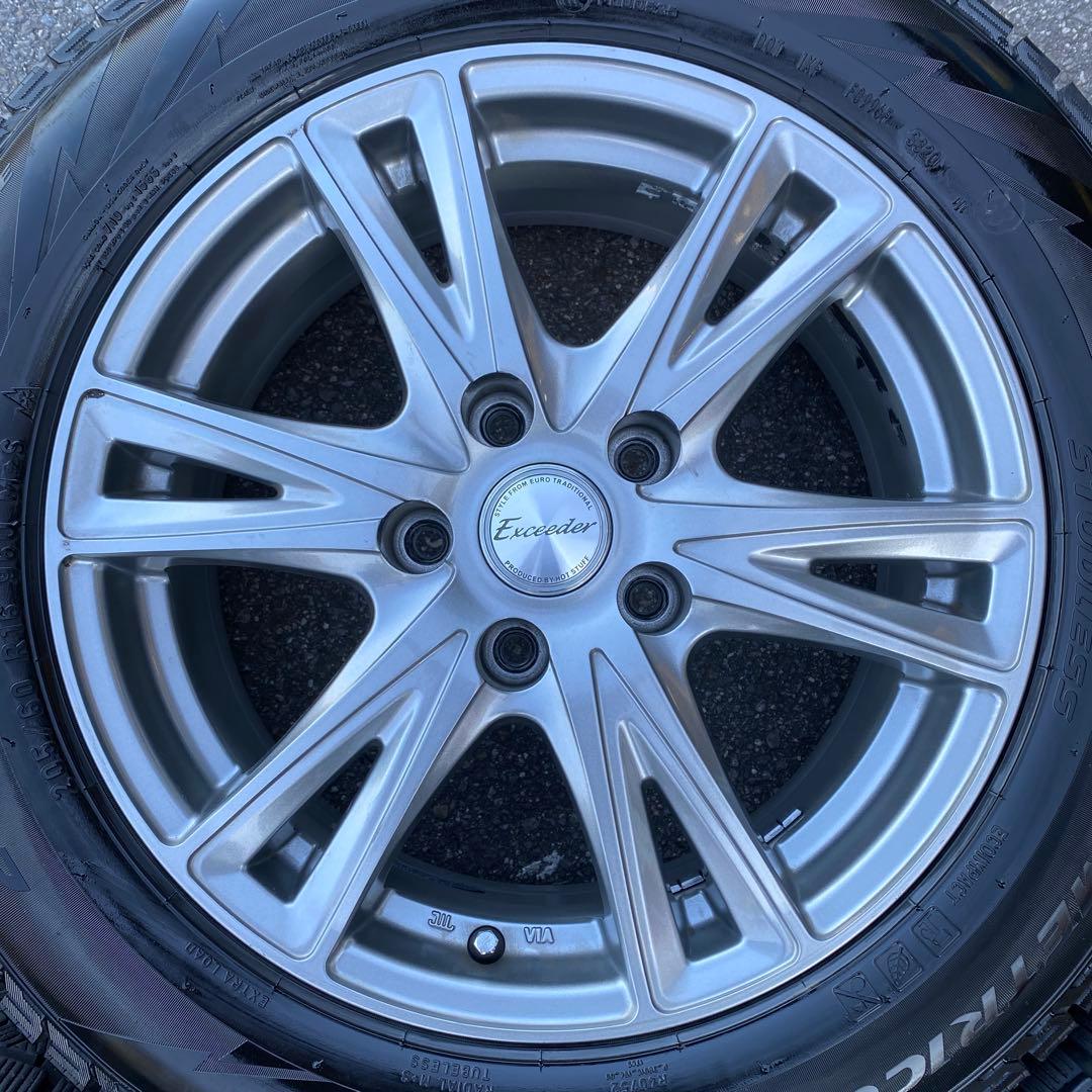 中古溝ありピレリスタッドレスセット90系ノア、ヴォクシー205/60R16