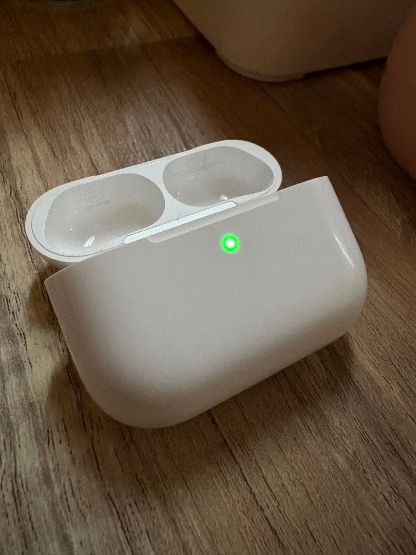 airpods pro 3 第3世代　充電ケースのみ