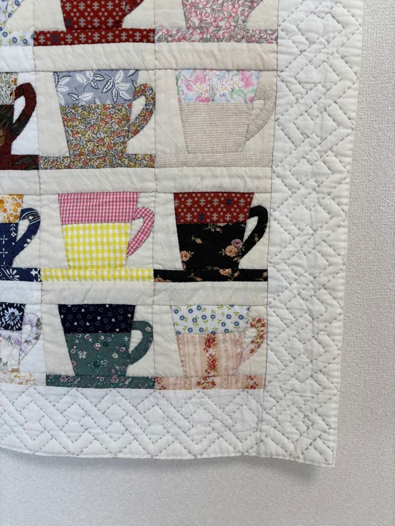 カップデザインのパッチワーク　タペストリー　ハンドメイド　壁掛け　洋風　カフェ
