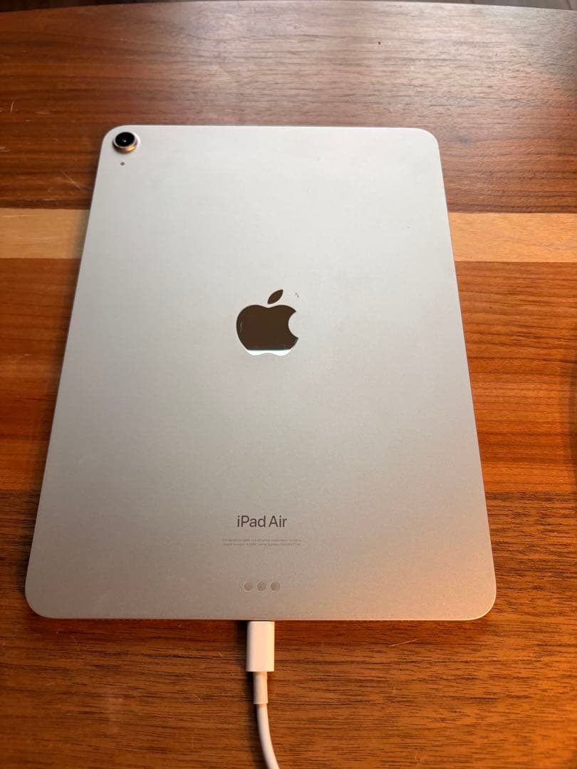 Apple iPad Air シルバー 10.9インチ 本体