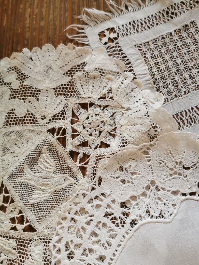 アンティーク 朝顔のボビンレース 十字架リネンドイリー イタリー? アメリカ購入