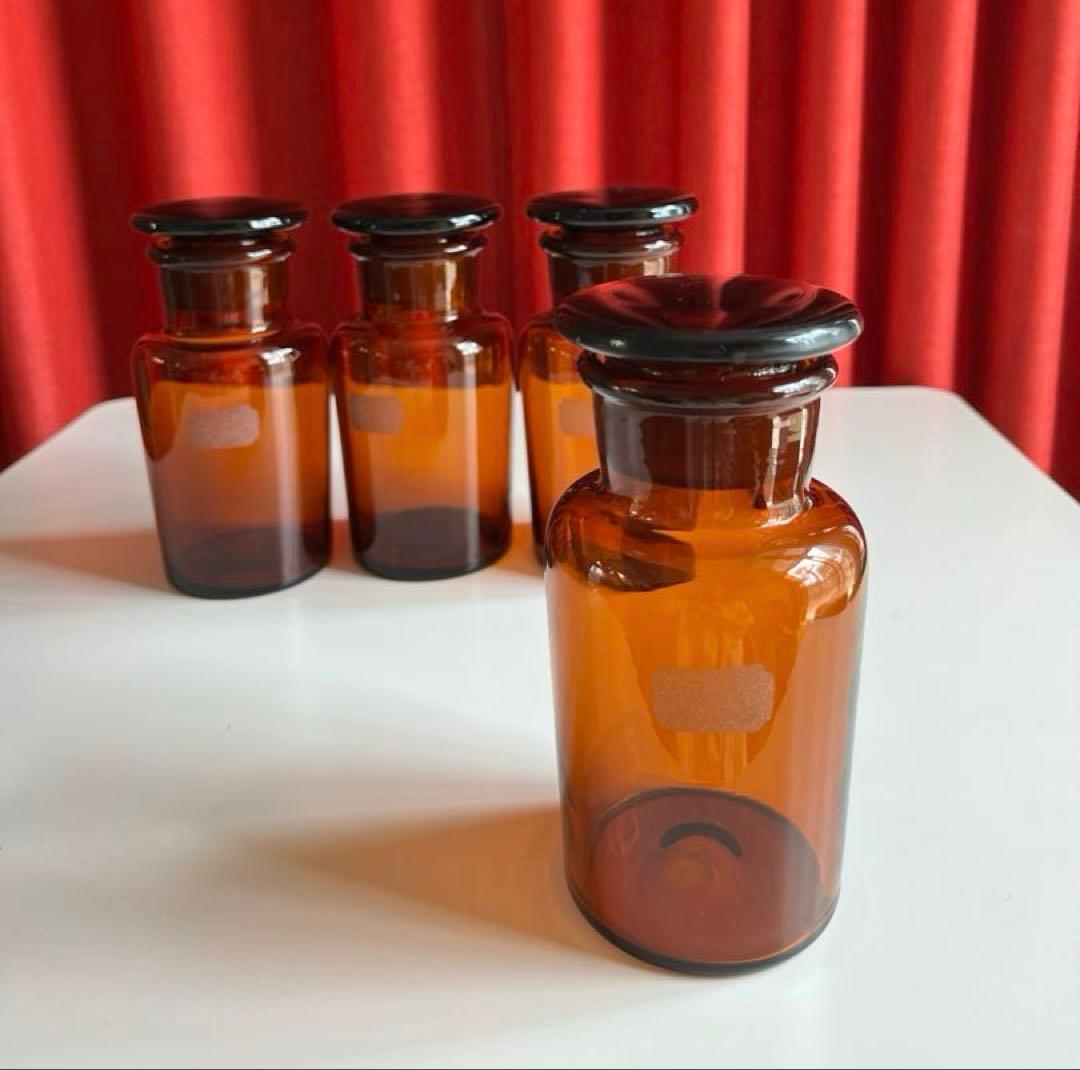 ◆未使用品◆ 昭和レトロ　アンティーク　薬瓶セット　鉄器ブックスタンド