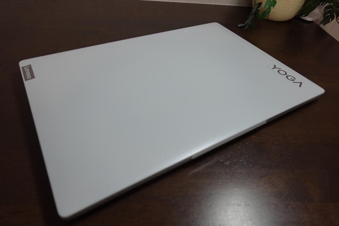 Windowsノート本体 Lenovo Yoga Slim 770i Carbon (82U90073JP