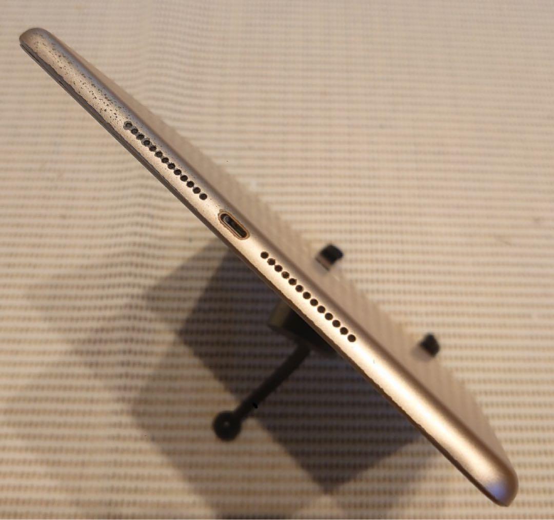 完動品iPad第6世代(A1893)本体32GBゴールド送料込X3DWA