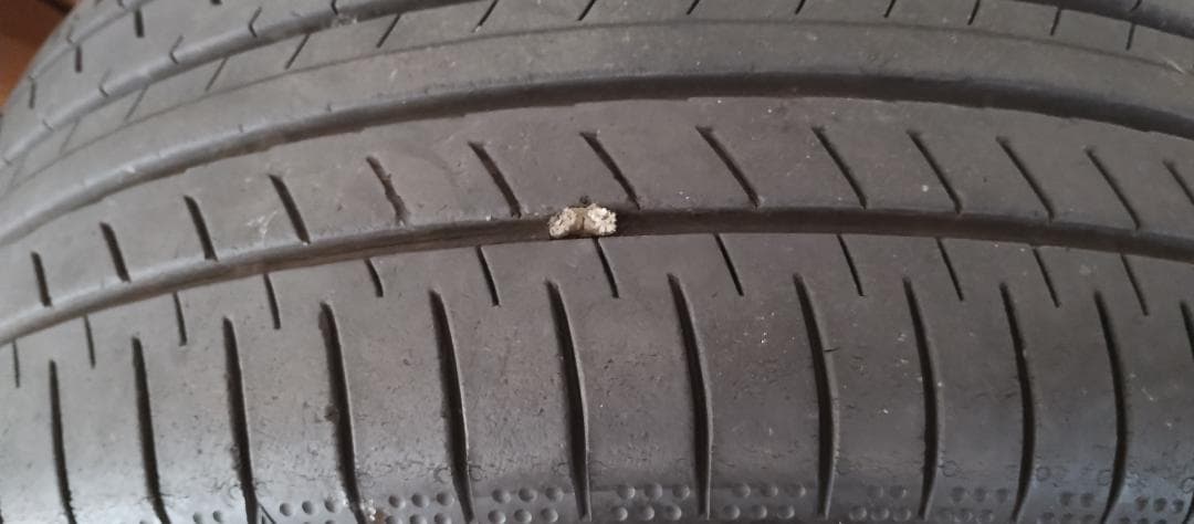 taku様 【送料込み・値下げ】 レヴォーグSTI VN5 純正ホイールとタイヤ