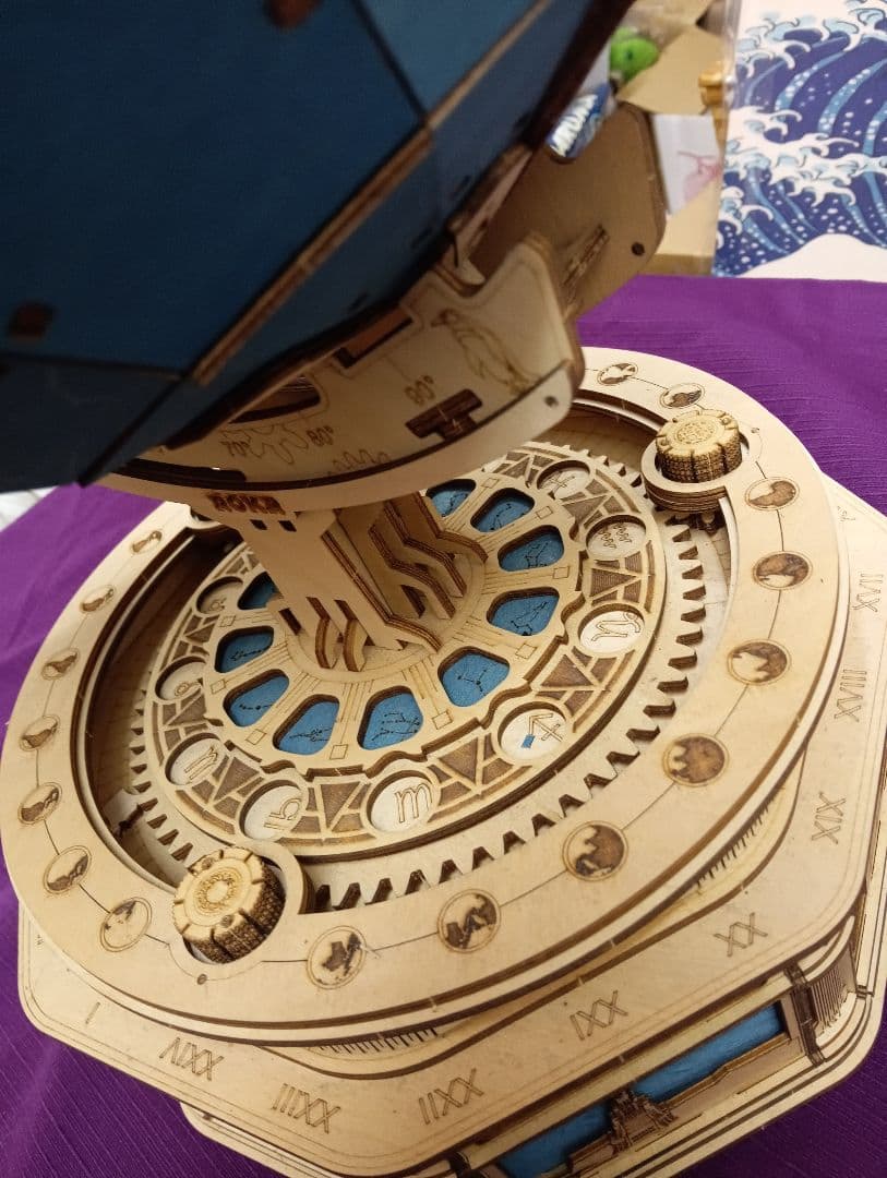 ３Ｄ型ウッドパネル地球儀高さ５３センチX胴経９５センチ大サイズ完成品オブジェ置物