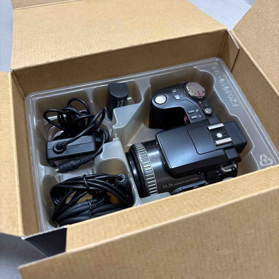 FUJIFILM デジカメ FinePix6900Z