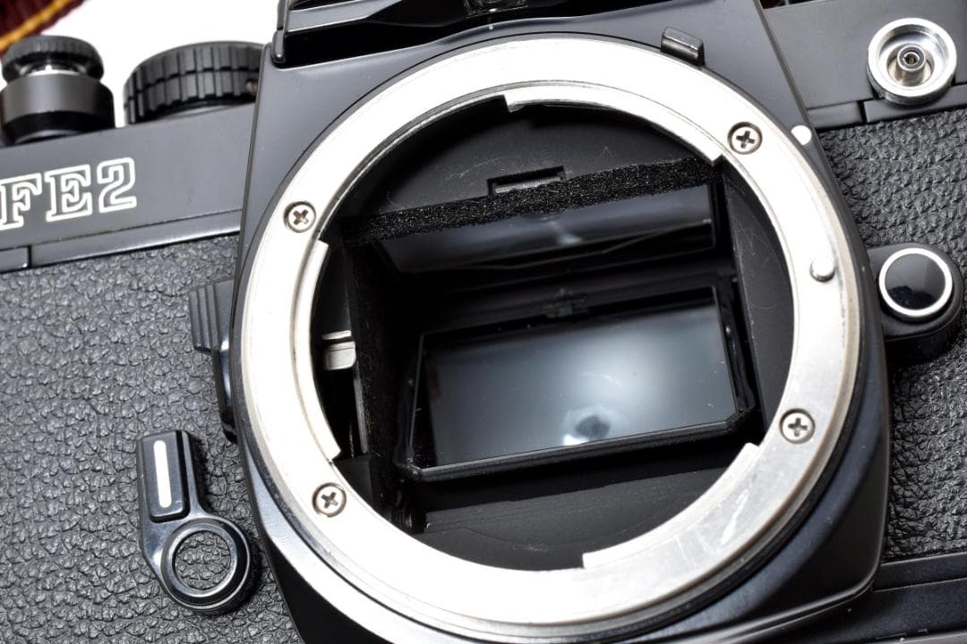 超美品 NIKON FE2 ブラック フィルムカメラ　モルト新品交換済 H298