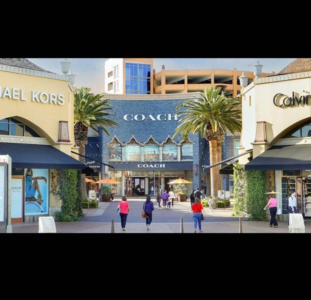 コーチCOACH×スヌーピーコラボシグネチャー斜め掛けショルダーバッグ