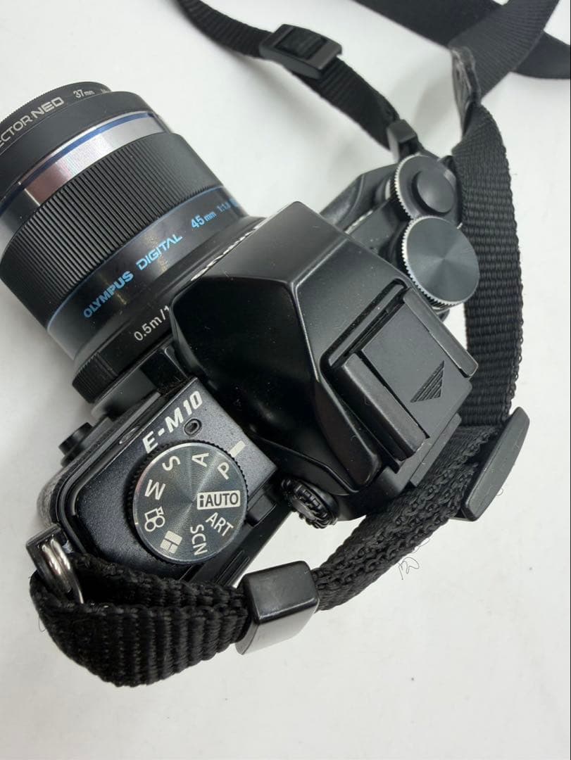 デジタルカメラ OLYMPUS OM-D E-M10 45mm 1:1.8