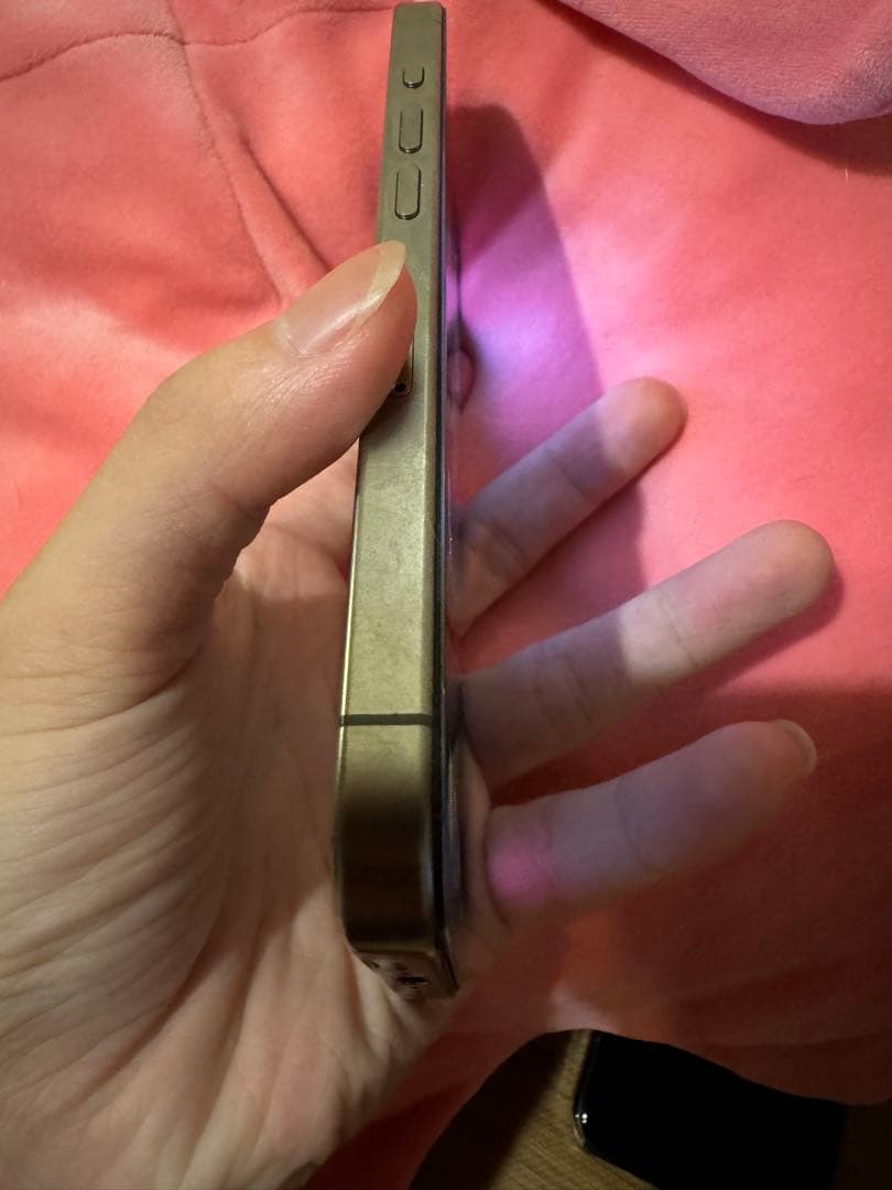 iPhone 15 pro 128GB ナチュラルチタニウム Luffy