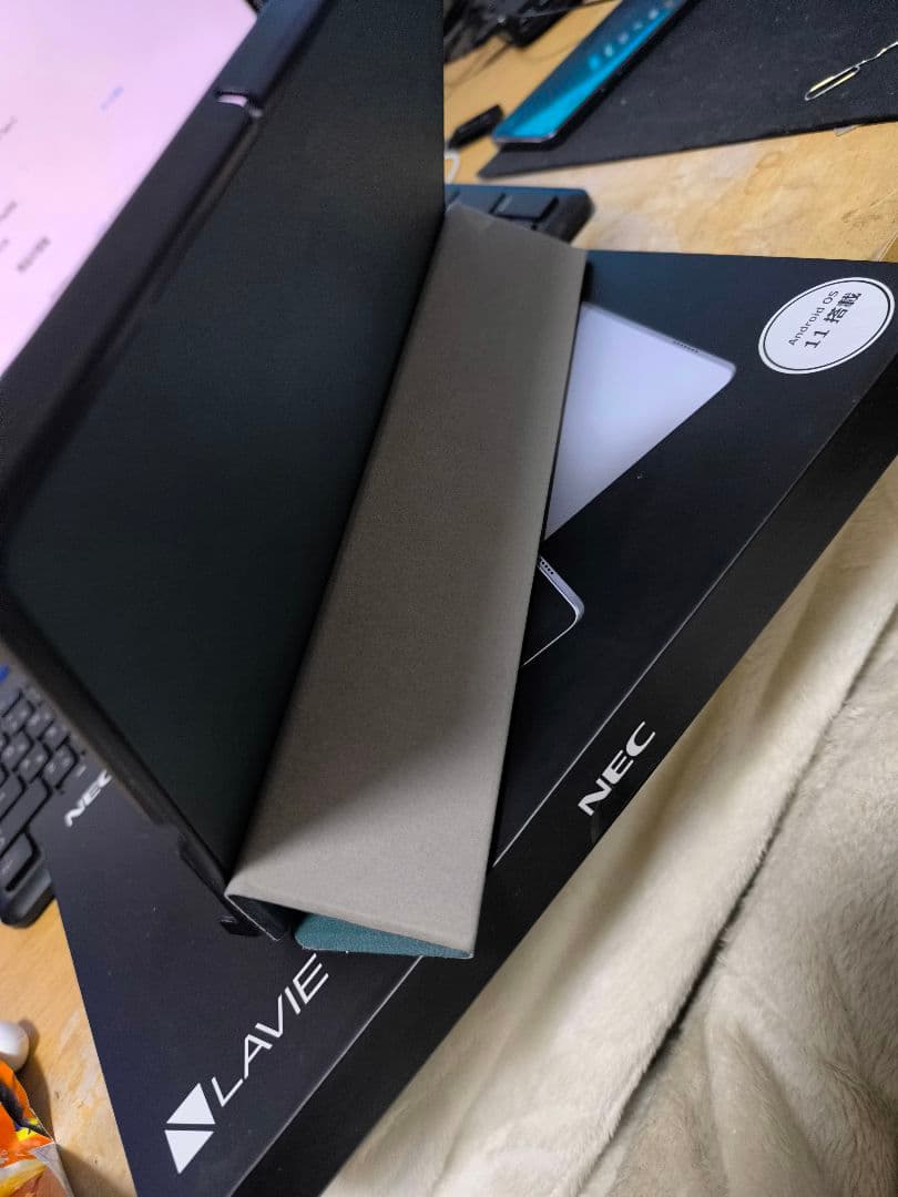 美品　NEC LAVIE T11 PC-T1195BAS　タブレット