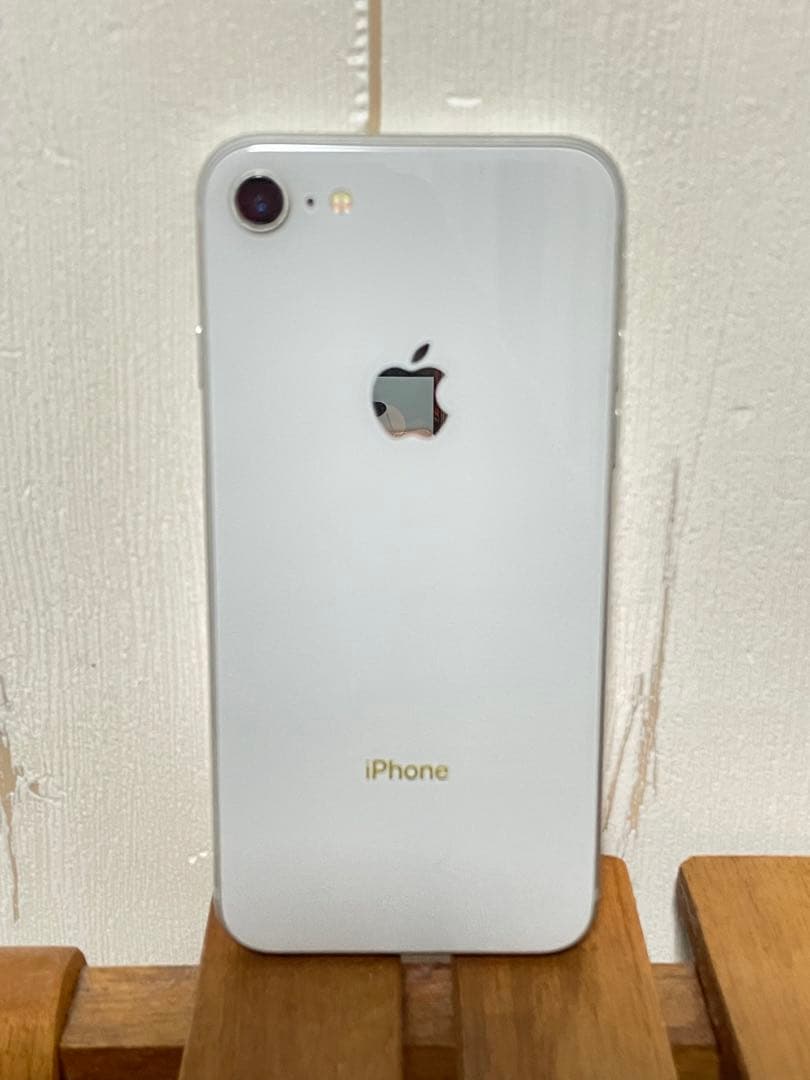 iPhone8 本体 64GB