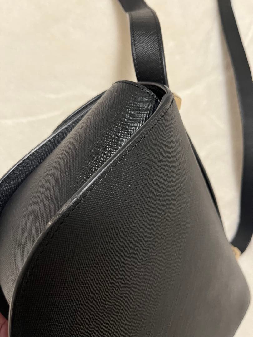 A.P.C アーペーセー　geneve ショルダーバッグ　ブラック　黒