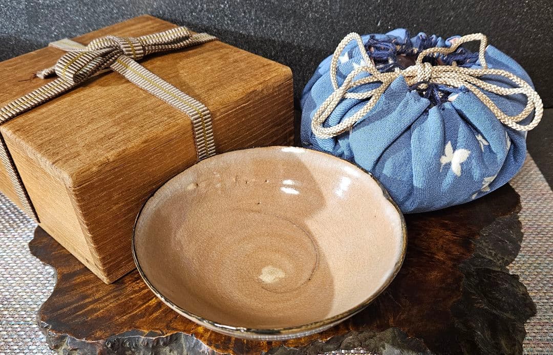 明治時代　古萩　割高台　茶碗　直径約14.1cm　時代箱　仕覆付き　茶道具　茶器