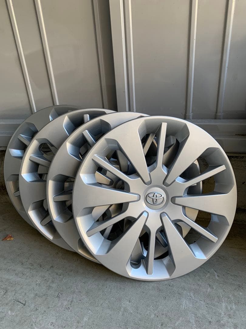 トヨタヤリス用　スタッドレス＆スチールホイール(新品ホイールキャップ付)