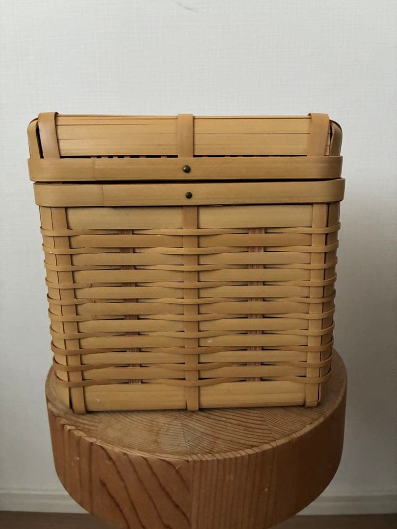 おじろ角物店　パン籠