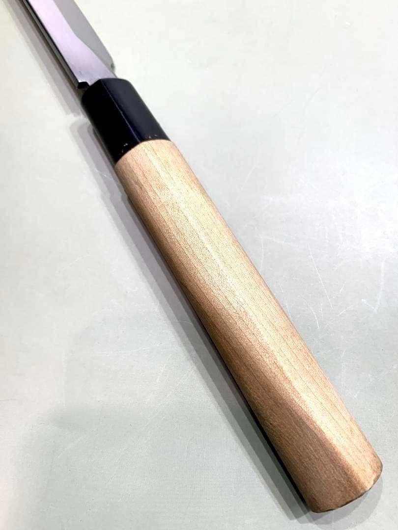 行秀　本焼　柳刃包丁　刃渡り16.5cm　波紋でています。