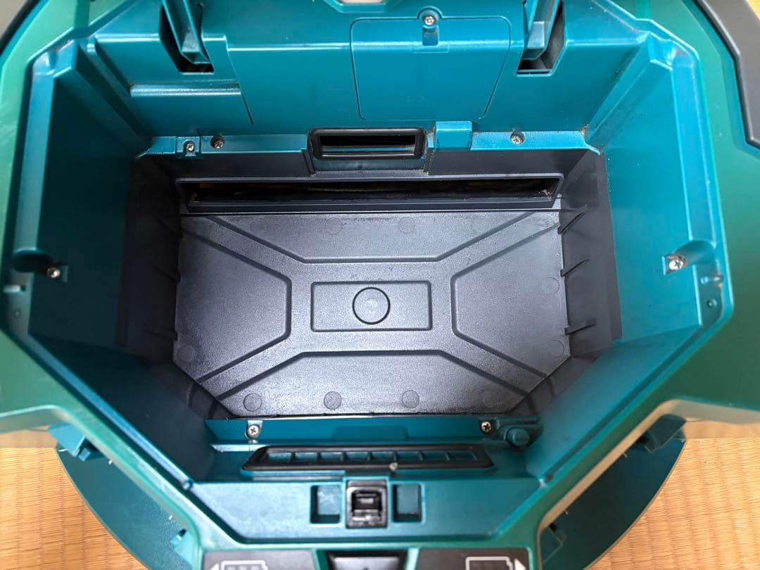 【良品】マキタ ロボットクリーナー RC200D ※バッテリー1個、充電器付き