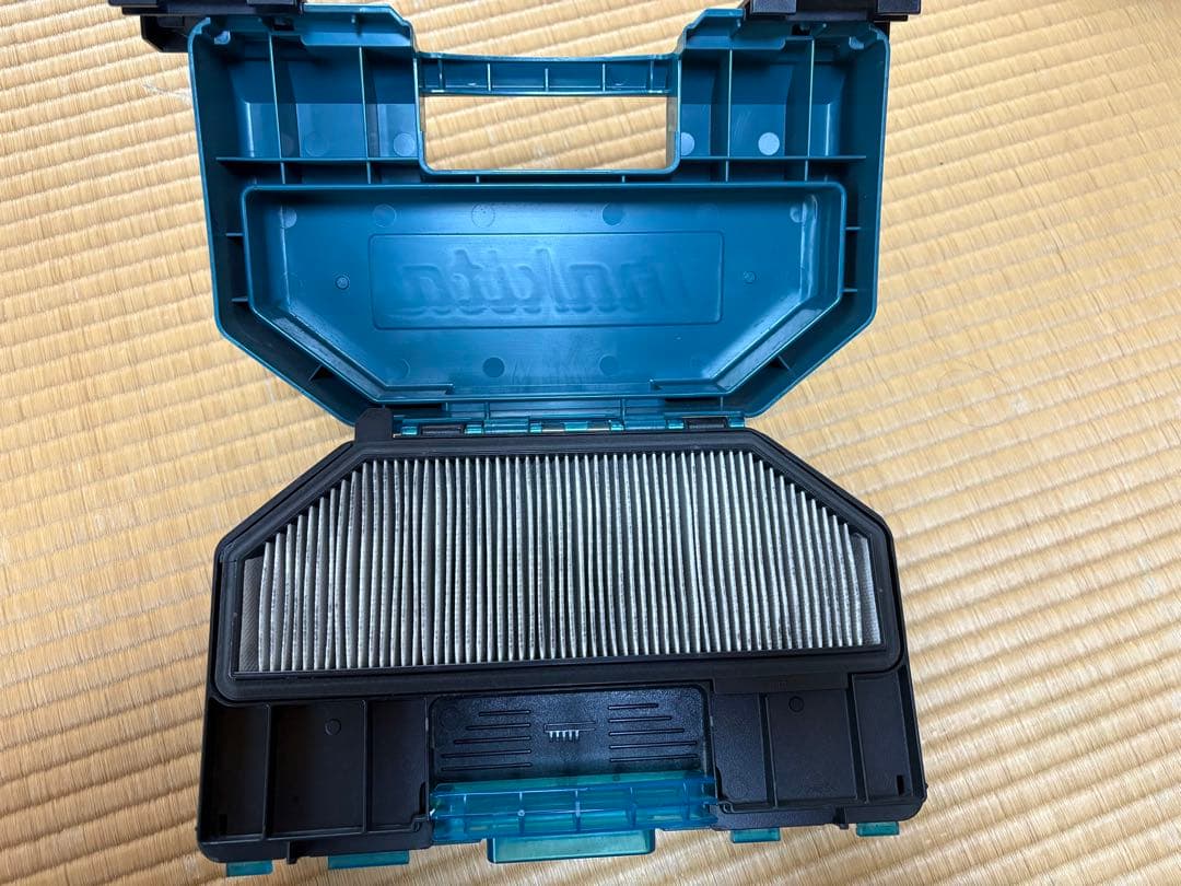 【良品】マキタ ロボットクリーナー RC200D ※バッテリー1個、充電器付き