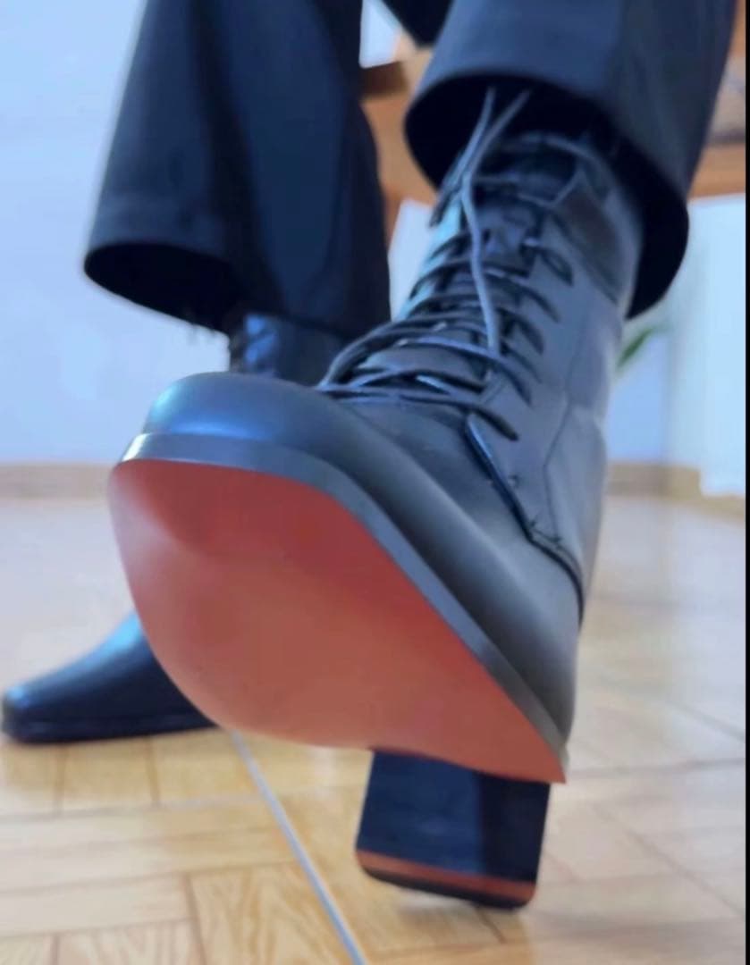 20cm増ヒール 光沢黒レースアップブーツ