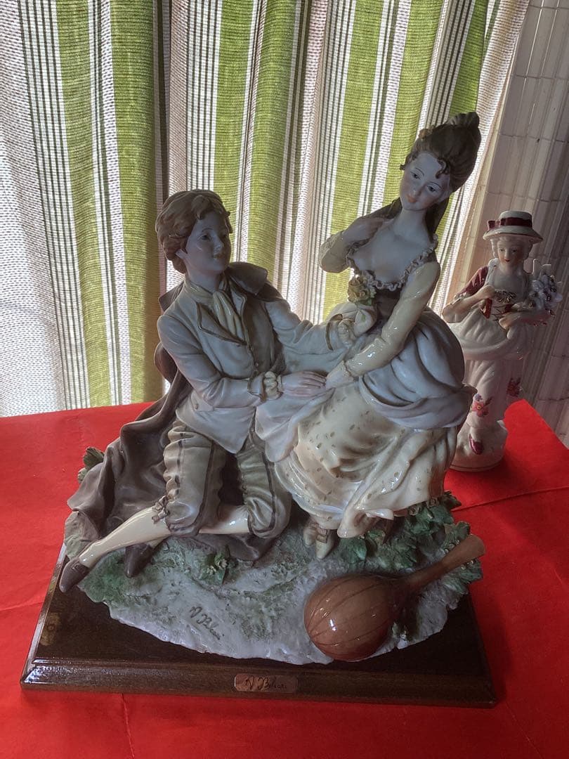 イタリア製 置物 フィギュア 幅 27㎝ 高さ 30㎝ 奥行 18㎝ 重さ5kg