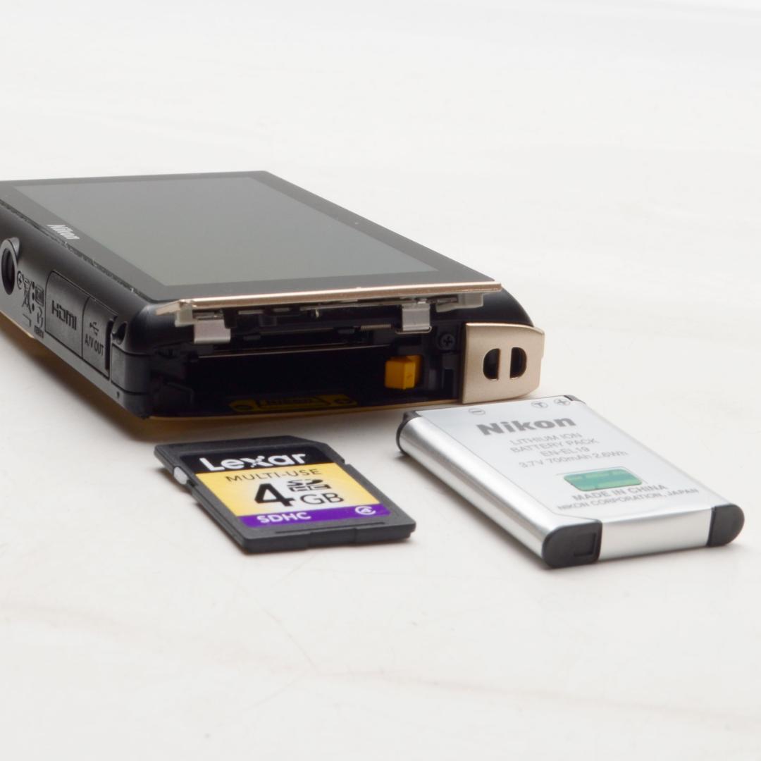 Nikon COOLPIX S100 ゴールド　コンパクトデジカメ　タッチ操作