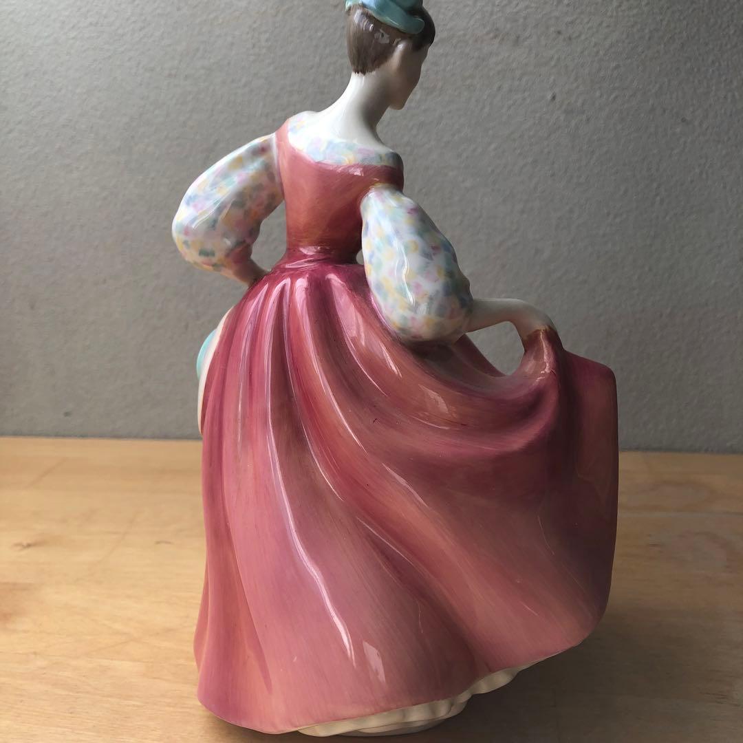 ロイヤルドルトン　フィギュリン　fair lady貴婦人　女性　陶器人形