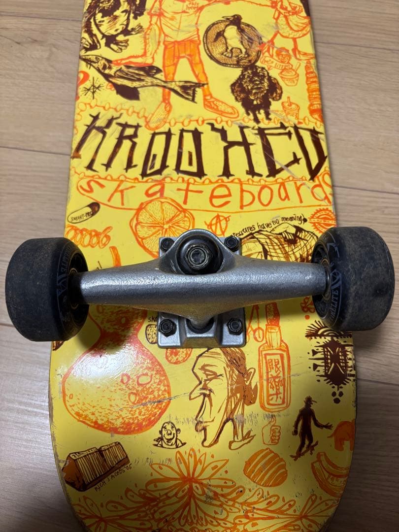 KROOKED スケートボード イラスト入り