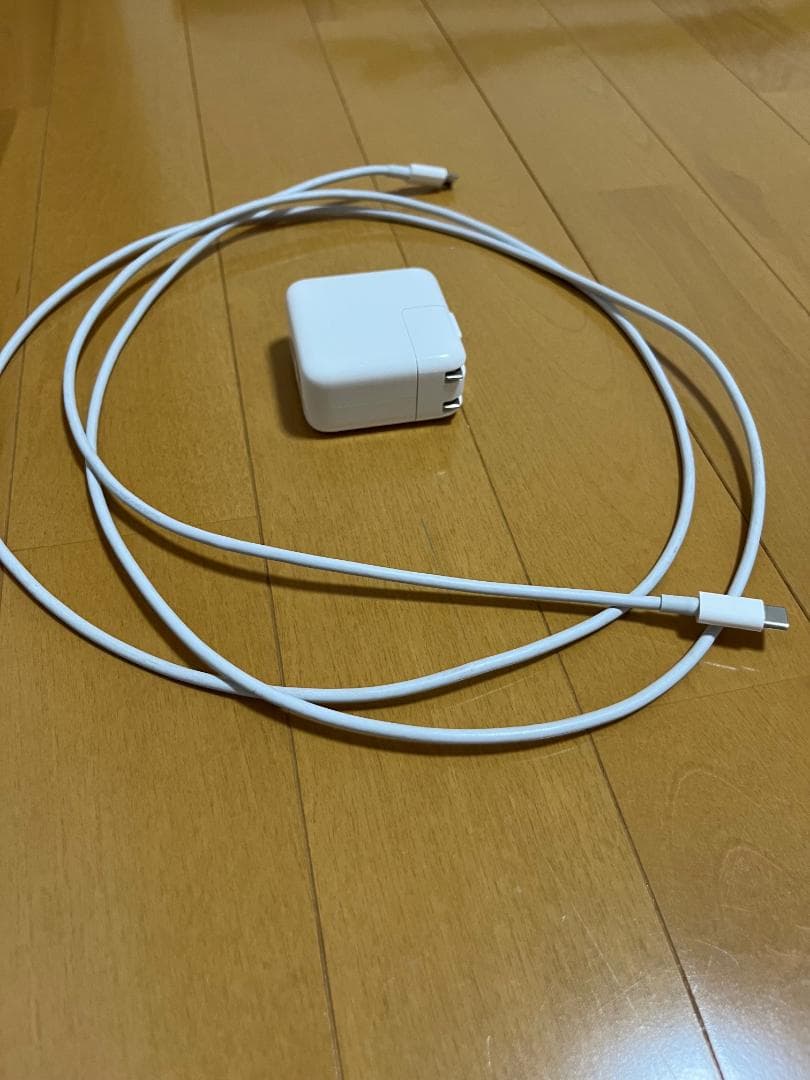 MacBook Air M1 2020年モデル 【軽度不具合あり・画面ちらつき】