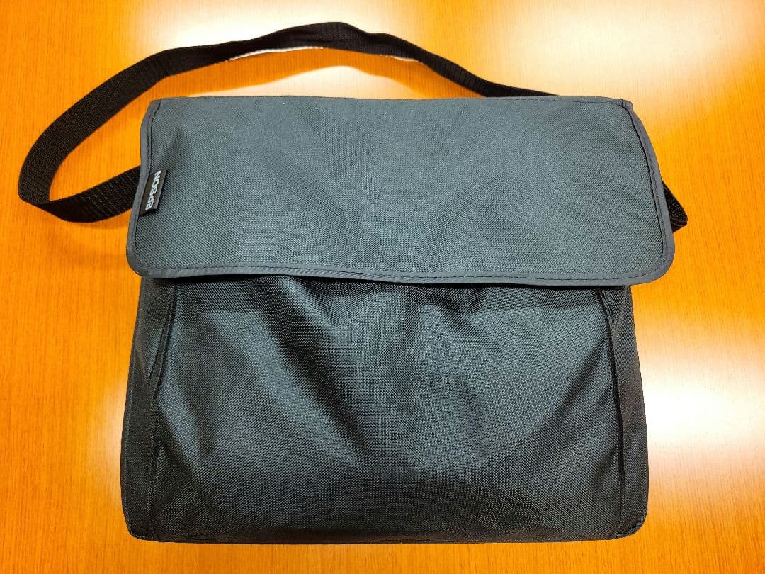 【サクラ】EPSON EB-X06 プロジェクター本体キャリーバッグ付