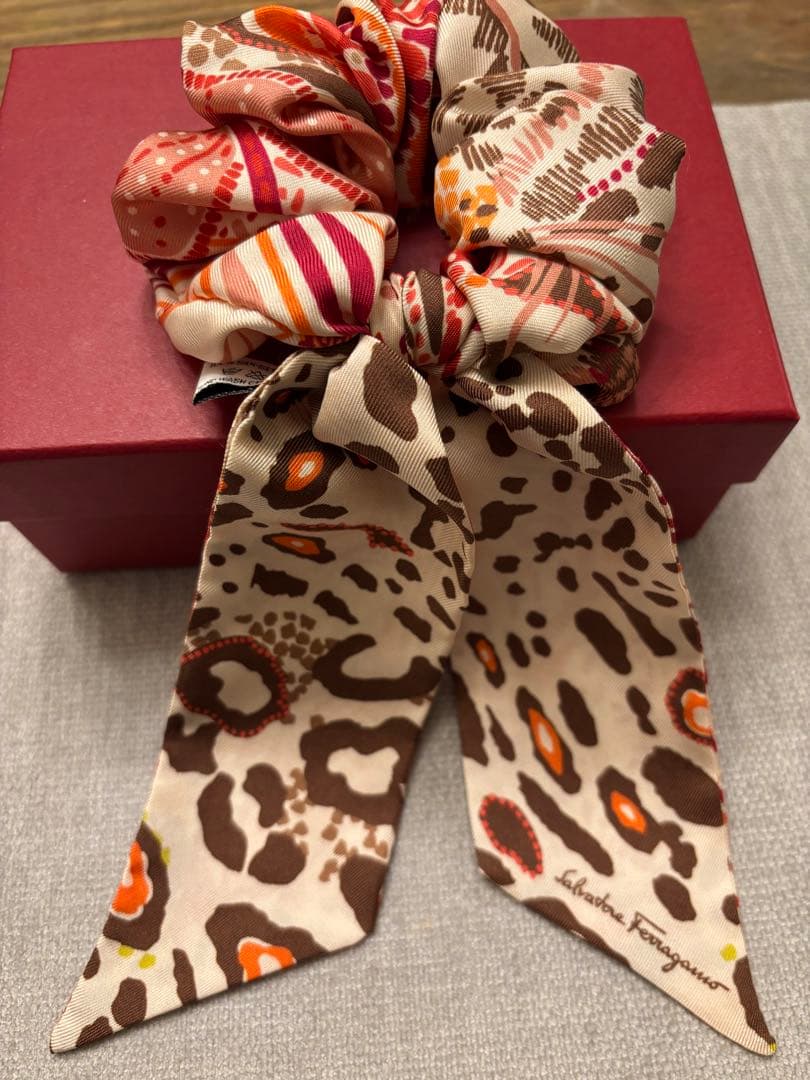 Ferragamo フェラガモ　ヘアアクセサリー　シュシュ新品未使用品