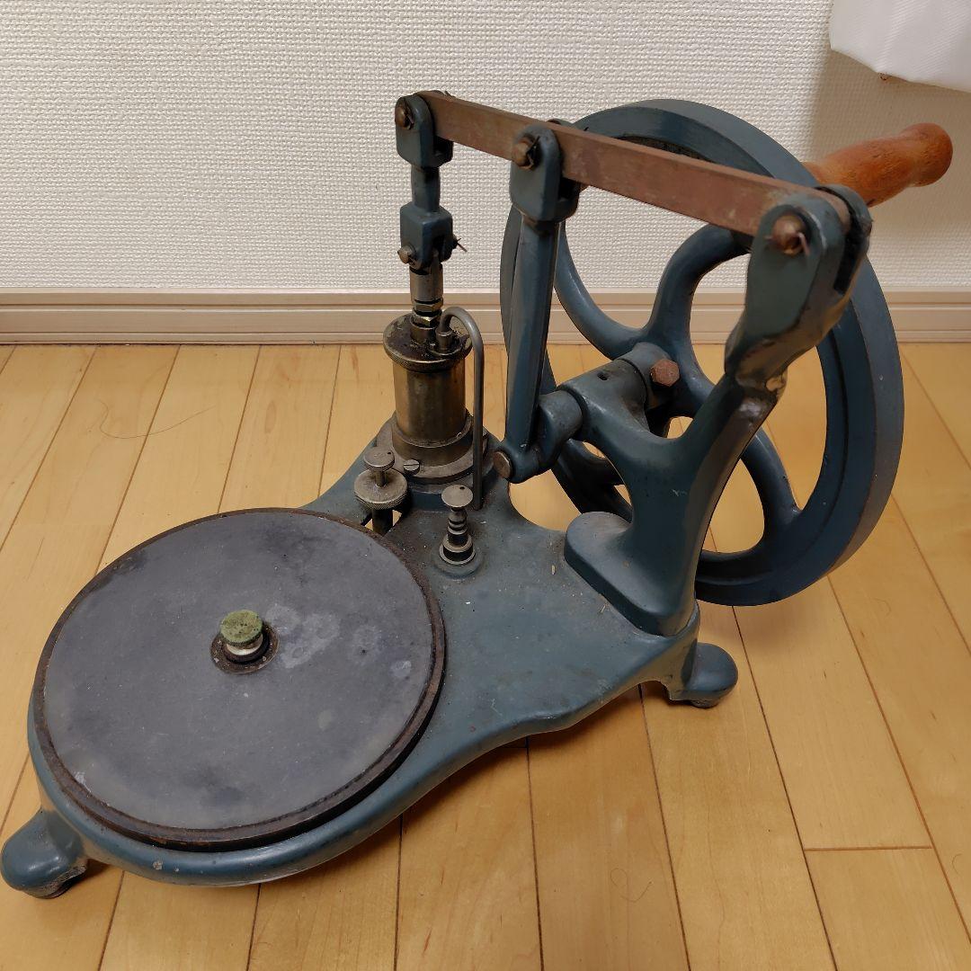 昭和レトロな謎の金属製の品物③