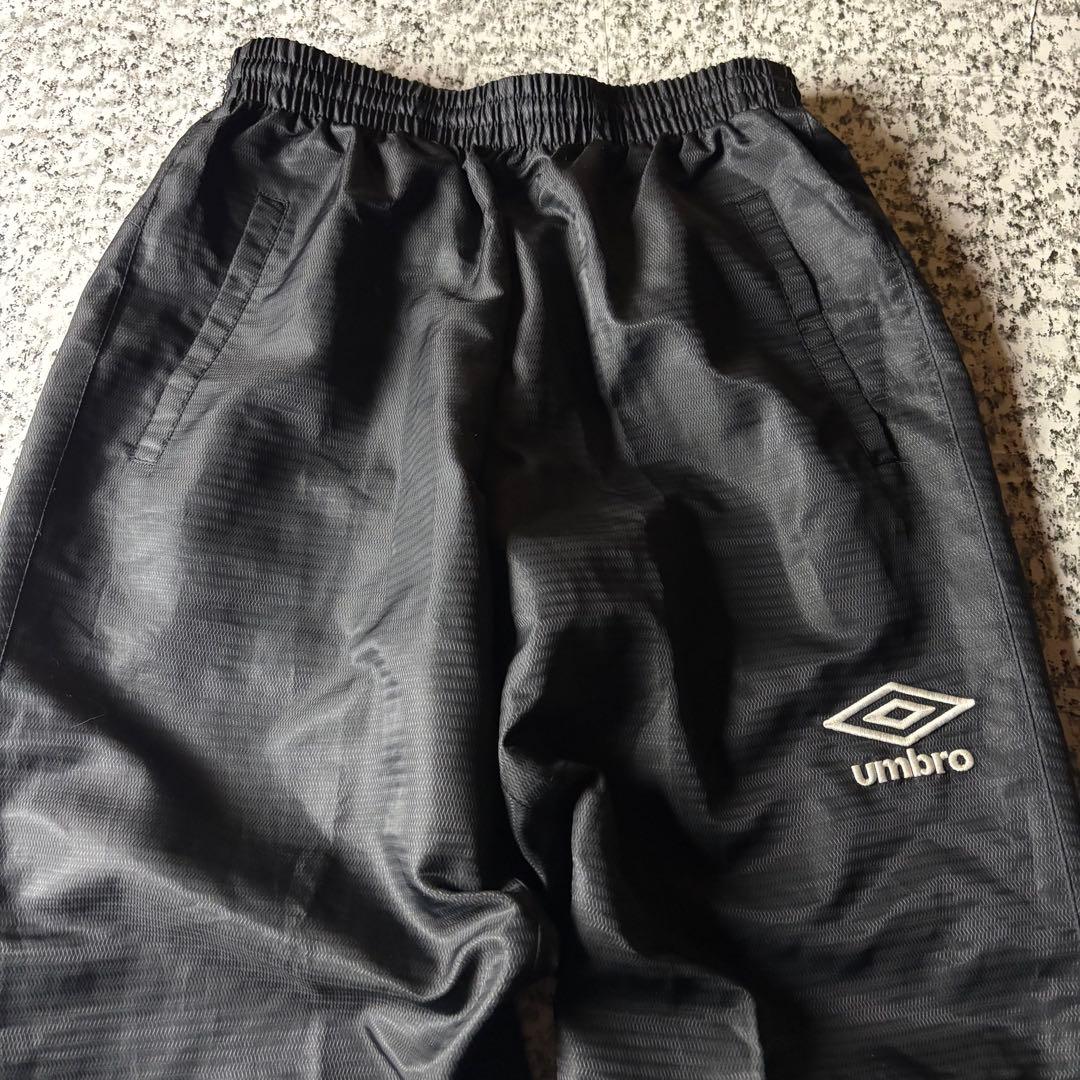 セットアップ　umbro アンブロ　ナイロンピステ　フットサル　上下セット