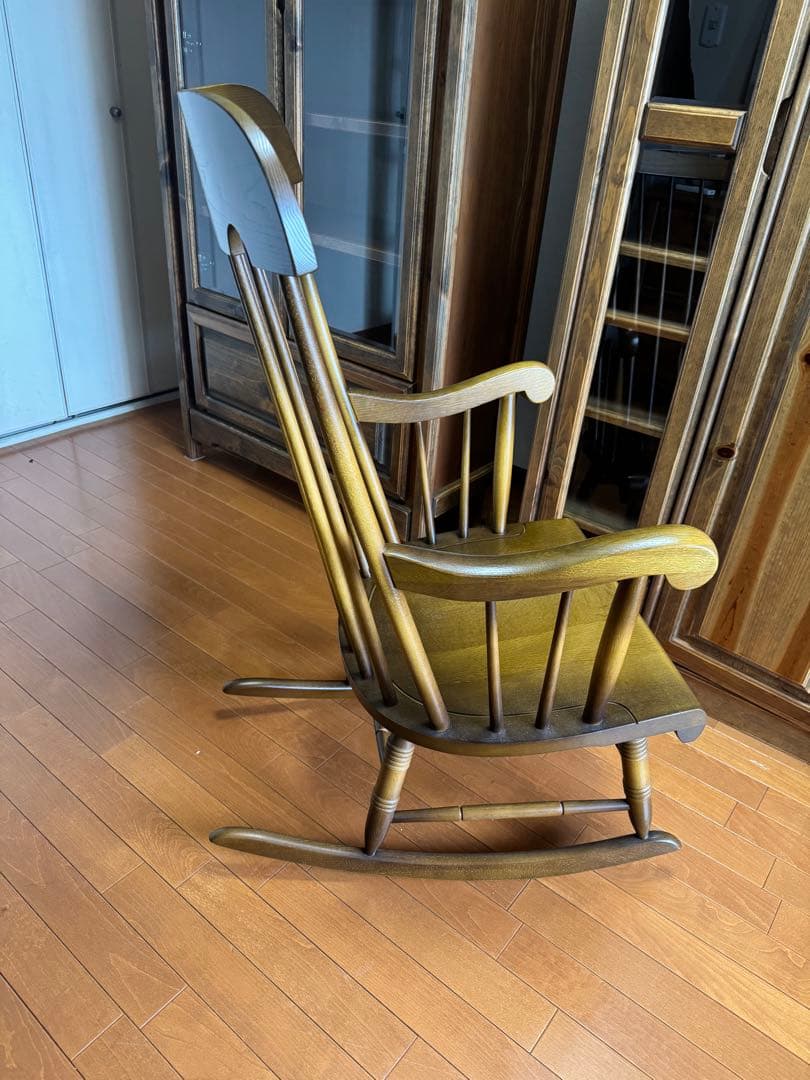 ☆アンティーク木製ロッキングチェア アームレスト付き