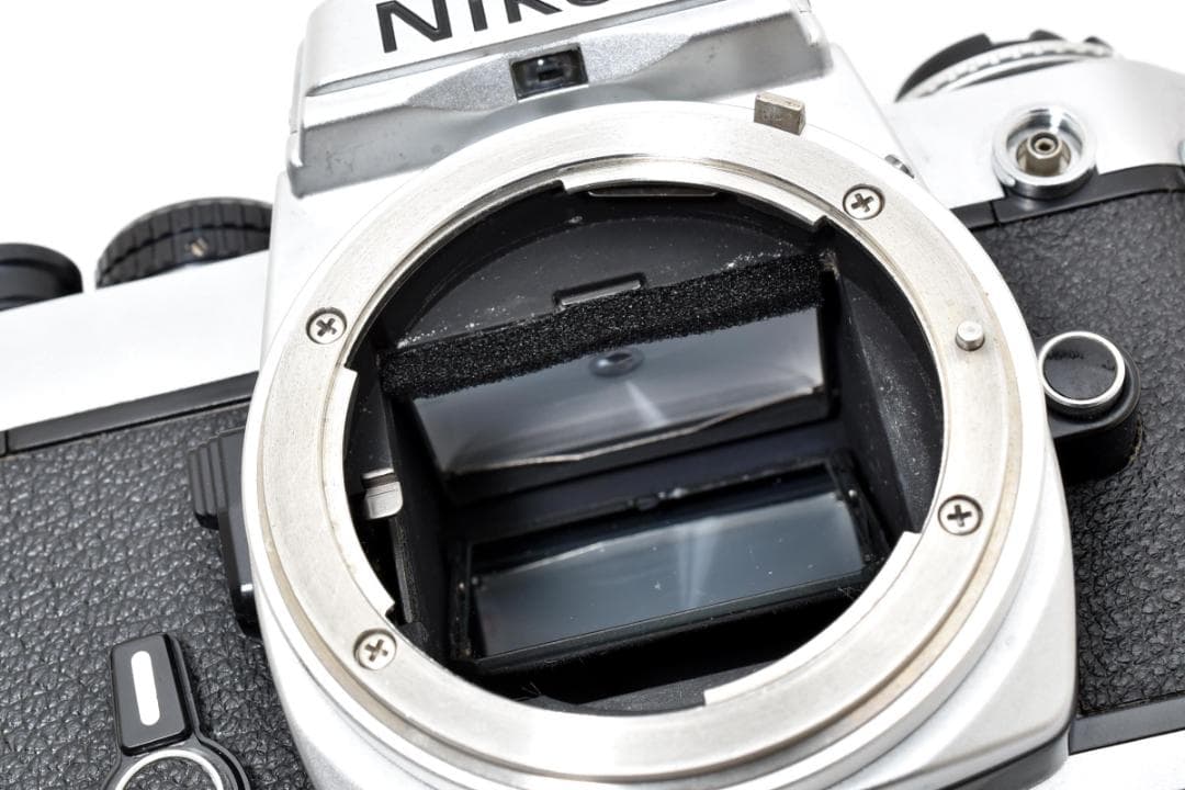 超美品 NIKON FE シルバー フィルムカメラ モルト新品交換済 M591