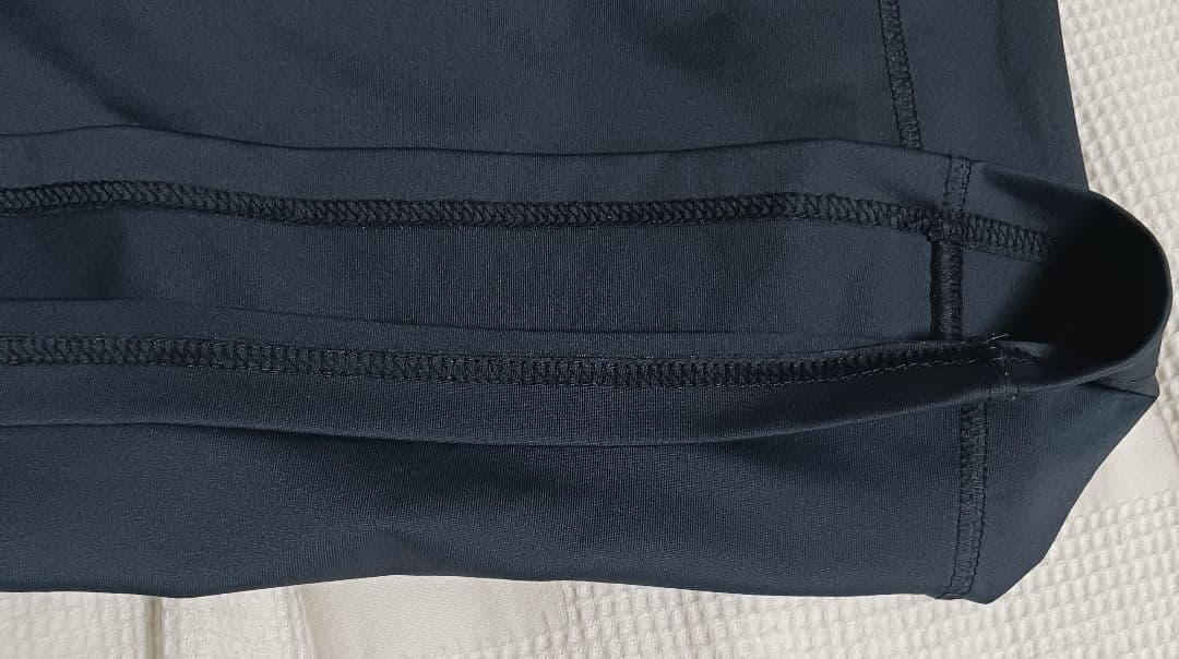 Lサイズ　ブリーフィング　インナー長袖VネックTシャツ 黒　美品　ゴルフ