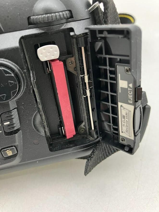 【ジャンク品】Nikon D70 デジタル一眼レフカメラ