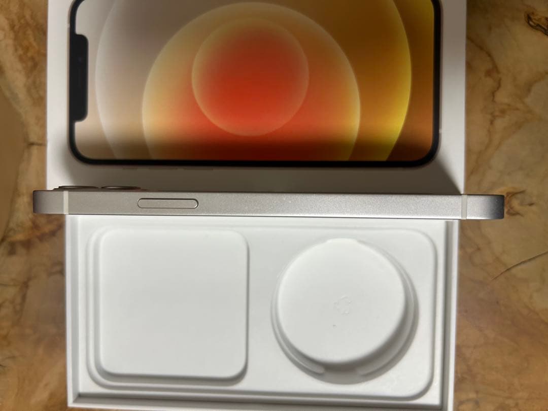 Apple iPhone 12 64GB ホワイト