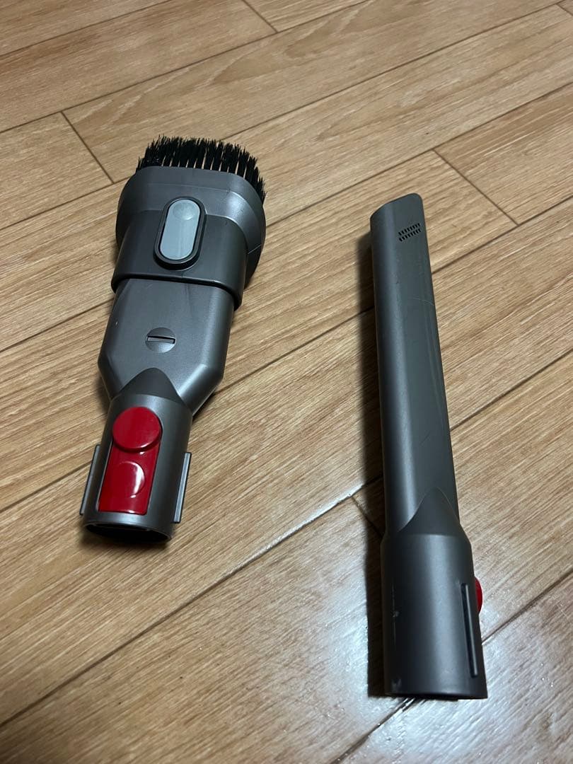 ダイソン v8 fluffy extra Dyson 掃除機　クリーナー