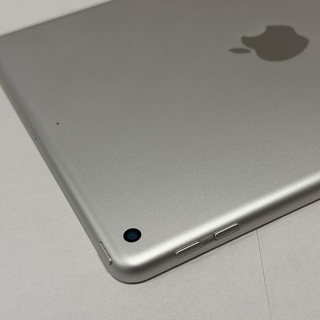 ユ*ー様 iPad 第6世代 128GB シルバー WiFi