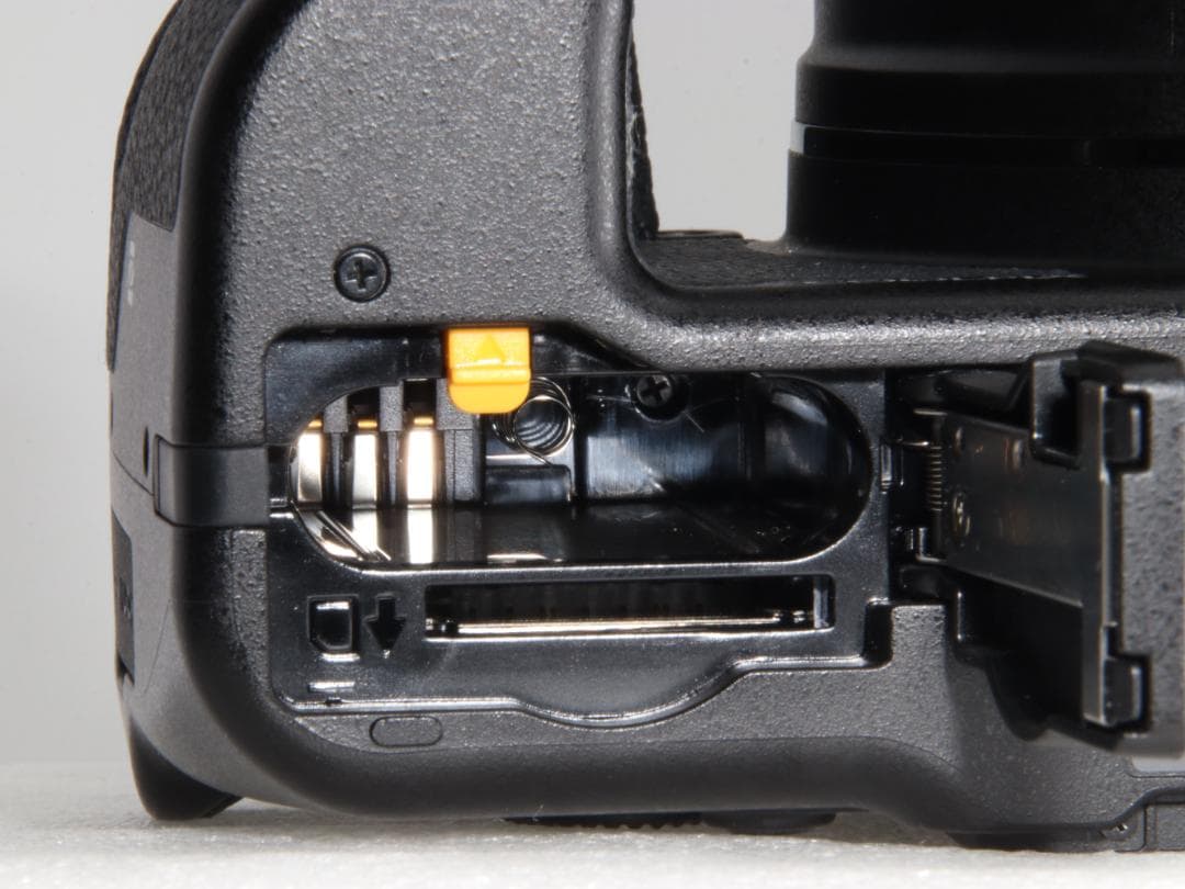Nikon COOLPIX P900 83倍ズームとHD動画撮影 ニコンコンデジ